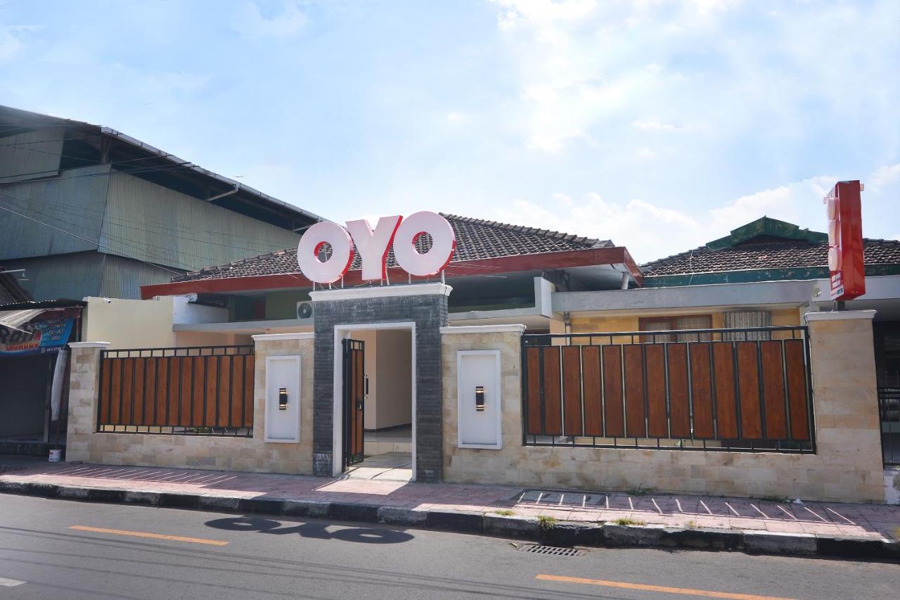 Super Oyo 1046 Omah Pathok Hotel Yogyakarta Exterior photo