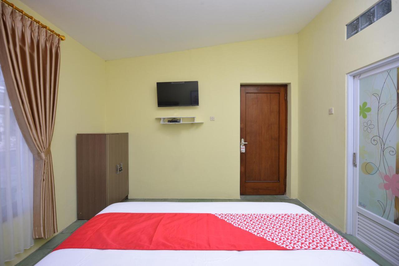 Super Oyo 1046 Omah Pathok Hotel Yogyakarta Exterior photo