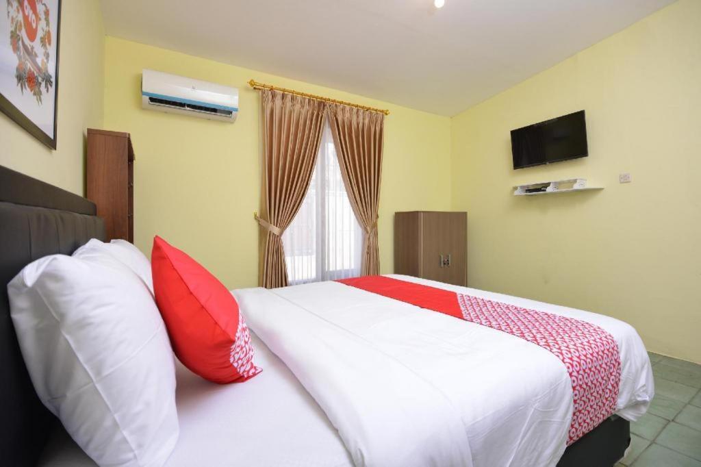 Super Oyo 1046 Omah Pathok Hotel Yogyakarta Exterior photo