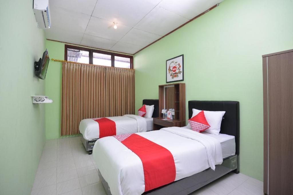 Super Oyo 1046 Omah Pathok Hotel Yogyakarta Exterior photo